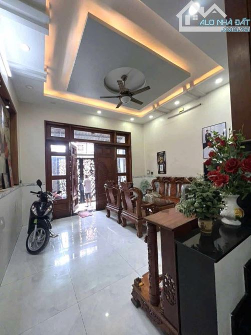 BÁN NHÀ 3 TẦNG - HẺM XE HƠI LÊ VĂN KHƯƠNG, QUẬN 12 - 67M2 NGANG 5M - GIÁ CHỈ 5.68 TỶ TL - 3