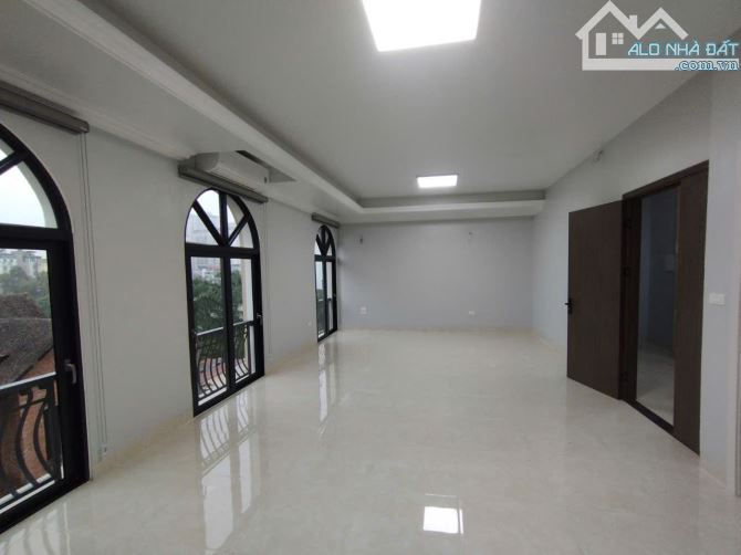 Cho thuê LK thông sàn thang máy 90 Nguyễn Tuân, Q Thanh Xuân. DT 80m x 5t, mt 5m.Giá 42tr - 3