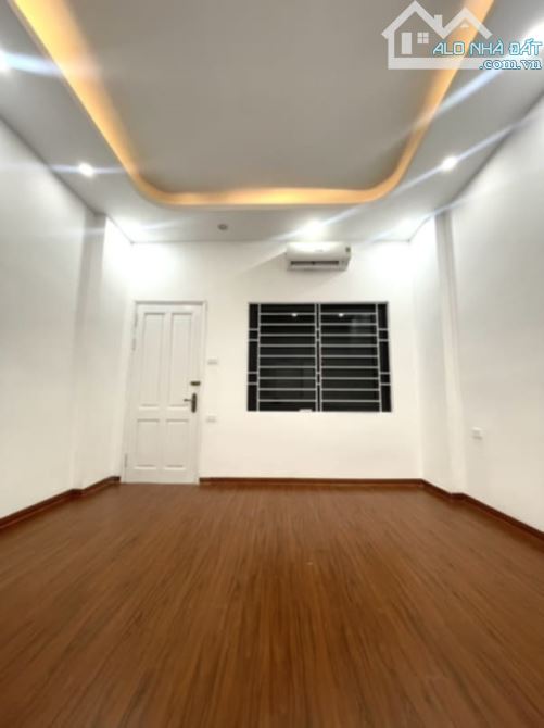 BÁN NHÀ BẰNG LIỆT 5 TẦNG 5 PHÒNG MT 4M Ô TÔ ĐỖ CỬA - 3