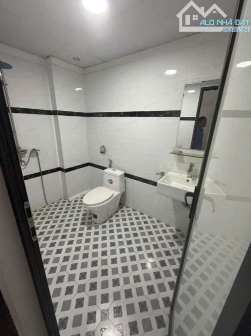 Cho Thuê Nhà phố Phúc Đồng, Long Biên 8 triệu, 34 m , 5 tầng full nội thất, ô tô đỗ cổng. - 3
