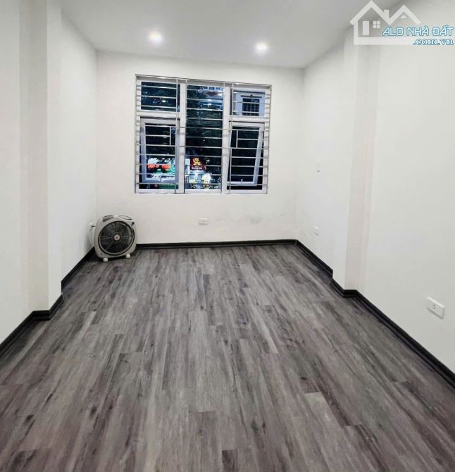 BÁN NHÀ CỰC HIẾM MẶT PHỐ TRẦN QUỐC HOÀN - 20M2, 4 TẦNG, MT 3M - GIÁ 8,5 TỶ - 3