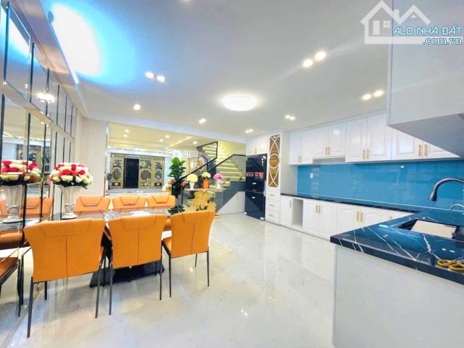 Nhà Đẹp, Hẻm 6m, Gần Phú Mỹ Hưng, 96m², 4 Tầng, Full Nội Thất, Chỉ 8 Tỷ 9 - 3