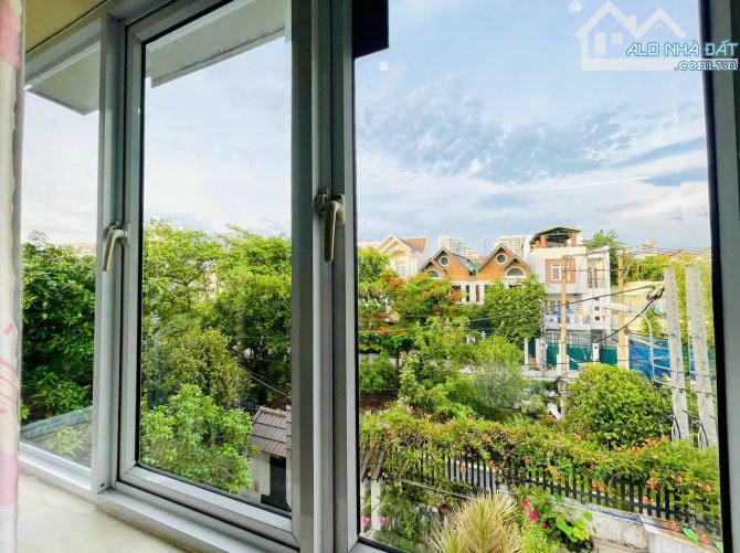 Diện tích lớn 90m2 - nhỉnh 13 tỷ! Bán nhà Bình Thạnh HXH 1 trục sát mặt tiền Lê Quang Định - 3