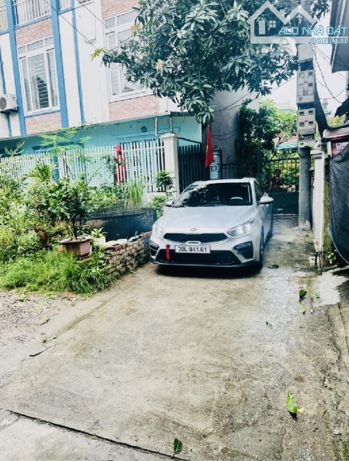 BÁN ĐẤT TRÂU QUỲ GIA LÂM-NGÕ NÔNG- Ô TÔ VÀO ĐẤT 42m2- 5,2 tỷ. - 3