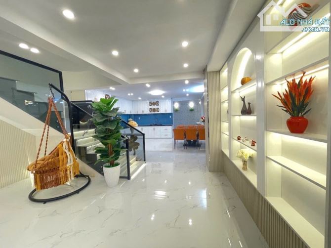 NHÀ 5 TẦNG MỚI - DT KHỦNG 5x20M - XE HƠI NGỦ TRONG NHÀ - FULL NT CAO CẤP - NHỈNH 9 TỶ - 4