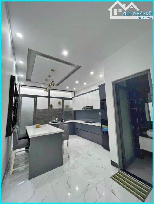 CHO THUÊ NHÀ HẺM OTO ĐƯỜNG BACU PHƯỜNG 4 TPVT ✔️Nhà 1 trệt 2 lầu gồm phòng khách, bếp, 3 p - 4