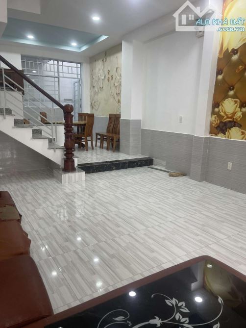 Đường 8m, 4.6m x 15m, 3 tầng, gần Hà Huy Giáp, Thạnh Xuân, giá 5.5 tỷ, - 4