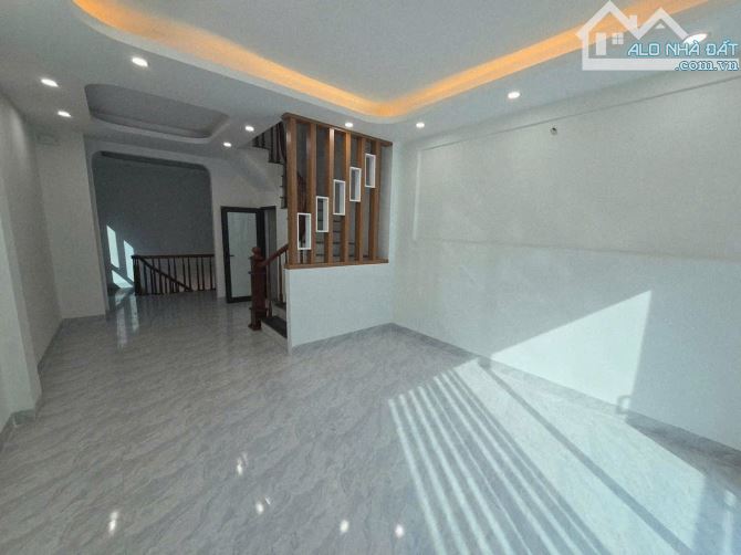NHÀ MỚI LIÊN MẠC - Ô TÔ ĐỖ CỬA, 40M2, 5 TẦNG, MT 4M - GIÁ 7 TỶ - 4