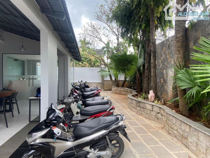 Siêu phẩm khan hiếm góc 2 MT Trần Hưng Đạo Q.1 - 8.5x20m - 5 tầng - HĐT 250tr/th giá 79 tỷ - 4