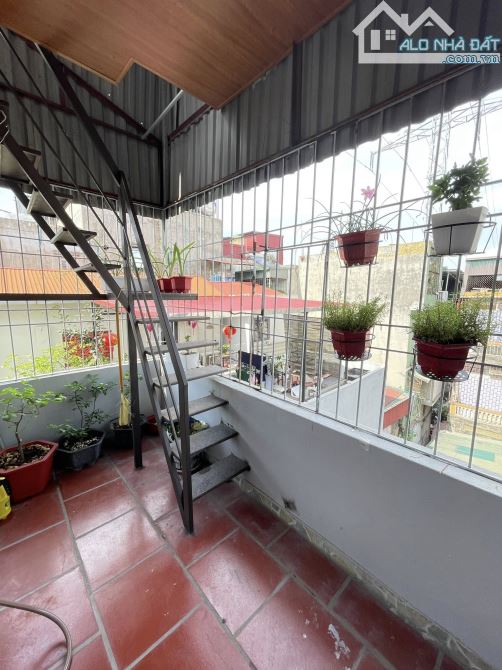 BÁN NHÀ NGUYỄN CHÍNH 25M x 5 TẦNG GẦN PHỐ GIÁ TỐT CHỈ 3.55 TỶ - 4