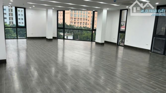 Cho thuê văn phòng Nguyễn Xiển - 90m2 giá 14tr8 - 4