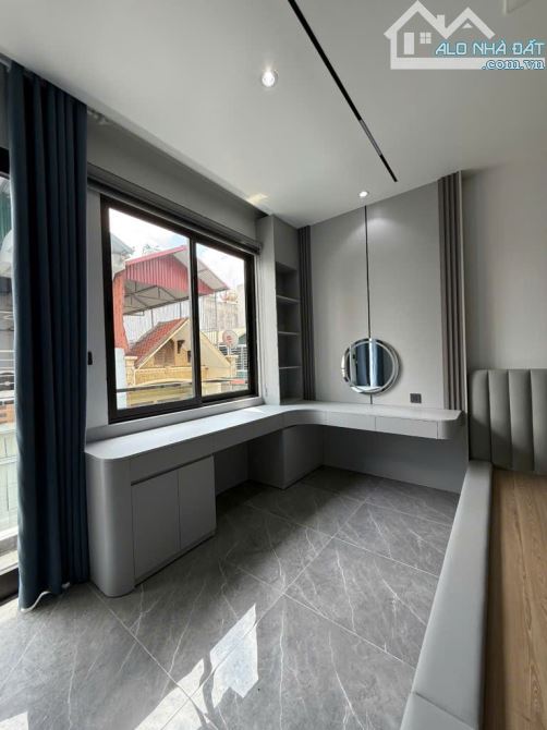 BÁN NHÀ MỚI, ĐẸP NGUYỄN VĂN CỪ – Ô TÔ 7 CHỖ TRÁNH – NỞ HẬU – 40M2 CHỈ 19,5 TỶ - 4