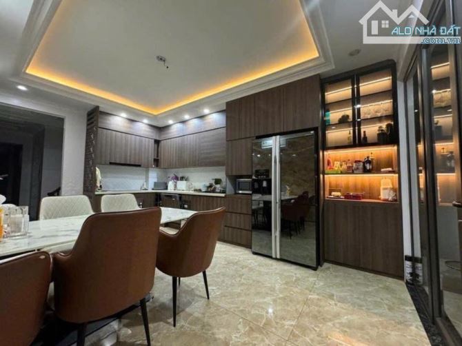 Bán nhà phố Vương Thừa Vũ, Thanh Xuân 51m, 6 tầng, mt 4m. Giá: 19.5 tỷ - 4