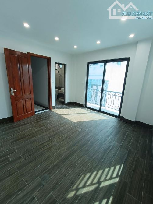 Siêu Phẩm, Trần Cung , nhà mới, thang máy 56m2 x 7 tầng , 8 ngủ , Oto cất tầng 1 , 18.5 T - 4