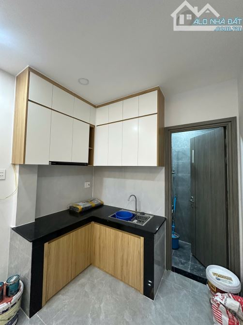 Bán nhà Phạm Văn Đồng có sân vườn đầy đủ nội thất sát bên sân bay Tân Sơn Nhất chỉ nhỉnh 3 - 4