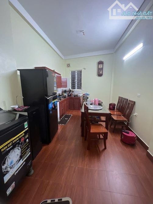 B.Á.N NHÀ THỊ TRẤN ĐAN PHƯỢNG , GẦN CHỢ, GẦN Ô TÔ ,  DÂN XÂY KIÊN CỐ  45M2, 4 TỶ 8 - 4