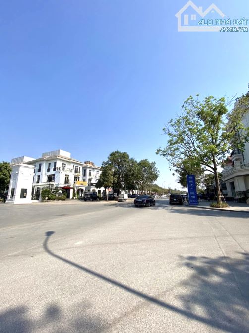 Bán gấp biệt thự khu đô thị Sài Đồng. Mặt tiền cực rộng - kinh doanh văn phòng bất chấp - 4