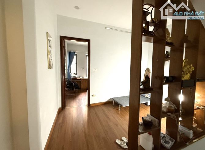 BÁN NHÀ VĨNH PHÚC - KHU 7.2 Ha - 45M2 - 5 TẦNG - 4M MẶT TIỀN - 14 TỶ - Ô TÔ VÀO NHÀ- HIẾM - 4