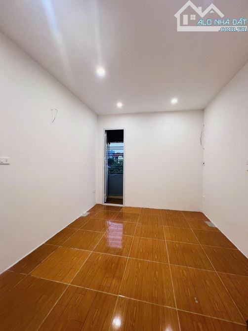 BÁN NHÀ MẶT PHỐ TRẦN QUỐC HOÀN, CẦU GIẤY, DIỆN TÍCH 20M, 4 TẦNG, MT 3M GIÁ NHỈNH 8TỶ - 4