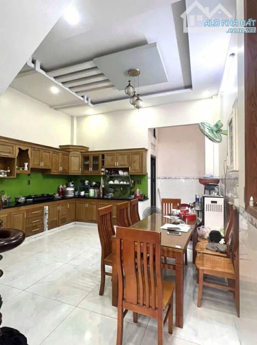 BÁN NHÀ 3 TẦNG - HẺM XE HƠI LÊ VĂN KHƯƠNG, QUẬN 12 - 67M2 NGANG 5M - GIÁ CHỈ 5.68 TỶ TL - 4