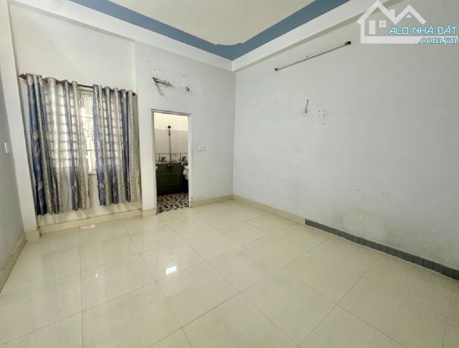 BÁN NHÀ 3 TẦNG ĐẸP – HẺM XE HƠI VÀO NHÀ – SÁT MẶT TIỀN TRẦN THỊ HÈ – QUẬN 12 – 65M2 – SHR - 4