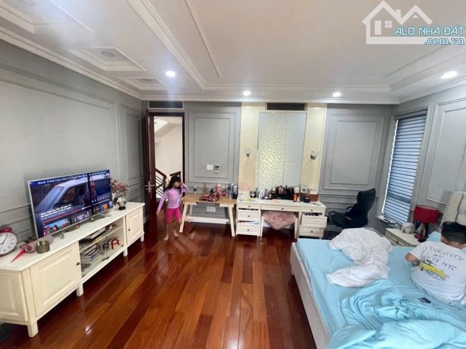 Bán Biệt thự Cao cấp, Tân Quy Đông, P.Tân Phong, Q7, 12m x 20m, 240m2, 3 lầu, chỉ 40 tỷ! - 4