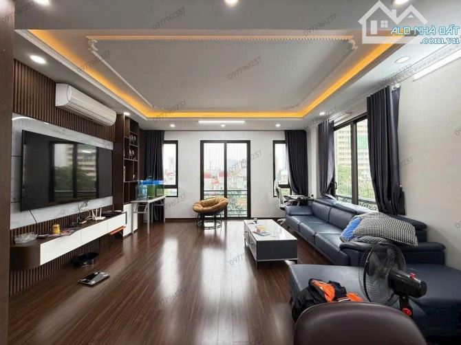BÁN NHÀ PHẠM TUẤN TÀI 68m2. HAI THOÁNG + 5T THANG MÁY - GARA Ô TÔ + 2 Ô TÔ TRÁNH TRƯỚC NHÀ - 4