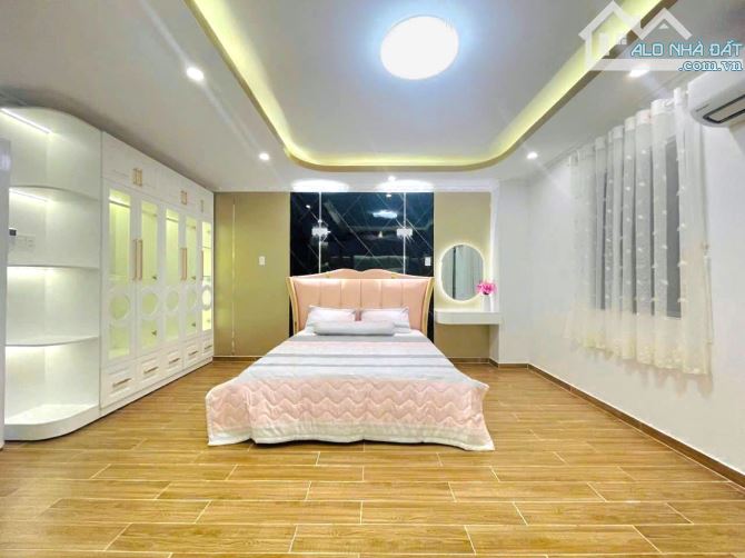 Nhà Đẹp, Hẻm 6m, Gần Phú Mỹ Hưng, 96m², 4 Tầng, Full Nội Thất, Chỉ 8 Tỷ 9 - 4