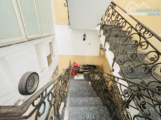 Mặt tiền kinh doanh P15 Tân Bình, DT 118m2( 6,1x19m), giảm 3,5 tỷ giá bán còn 17 tỷ TL - 4