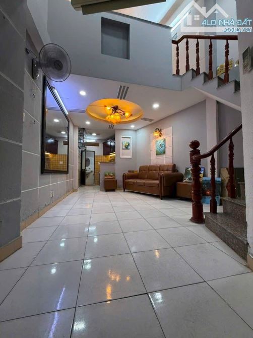 🔥💥 Tìm Đâu Ra ? Nhà BTCT Đúc 4 Tầng 44M2 Hẻm Ba Gác Đ. Hoàng Hoa Thám Chỉ Nhỉnh 4.x Tỷ - 4