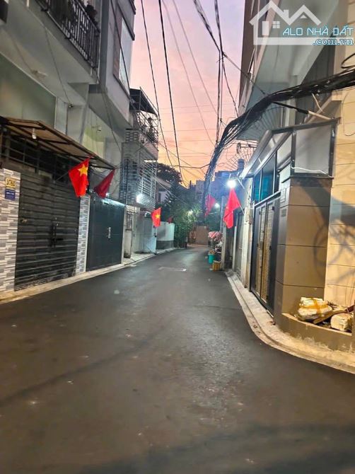 🔥HOÀNG HOA THÁM 68M2 - 3 TẦNG - HẺM XE HƠI - AN NINH  - CHỈ 8 Tỷ - 4