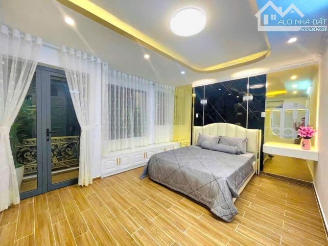 Nhà Đẹp, Hẻm 6m, Gần Phú Mỹ Hưng, 96m², 4 Tầng, Full Nội Thất, Chỉ 8 Tỷ 9 - 4