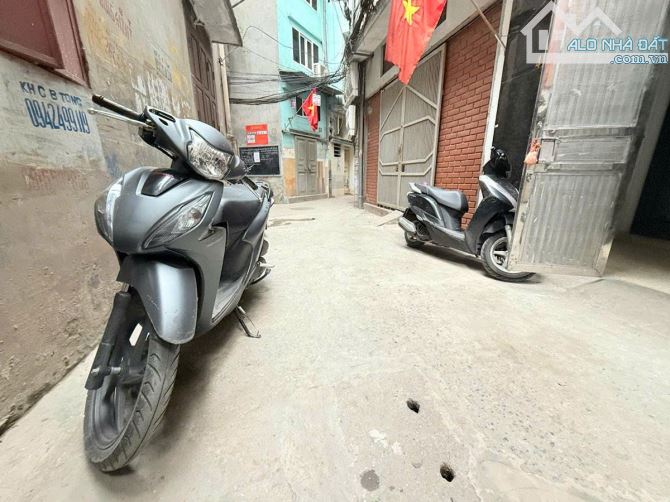 PHỐ CHỢ KHÂN THIÊN - NGÕ THÔNG - 32m2 6 tầng mặt tiền 4m Giá 7.98 tỷ - 4