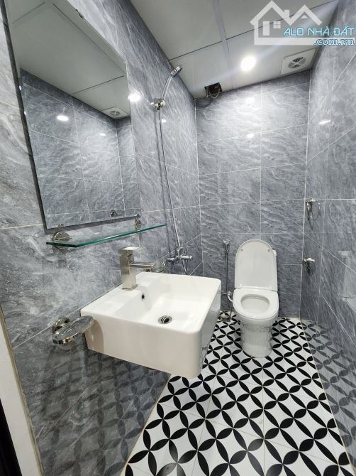 Bán căn nhà tập thể 2 ngủ, 2VS đủ tiện nghi sang trọng, gần Hồ Hai Bà Ph Đồng nhân 3.35 tỷ - 5