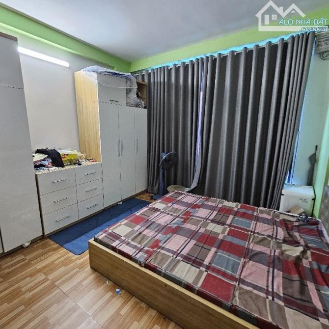 Nhà Kim Hoàng 39m2 mặt tiền gần 4m nở hậu 2 thoáng dân xây 20m ra ô tô 100m ra chợ 5 tỷ 5 - 5