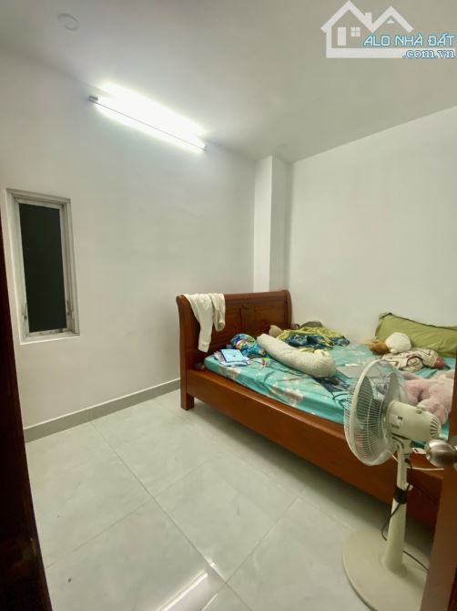 NHÀ 4 TẦNG HUỲNH THỊ HAI Q12- HẺM OTO NGỦ TRONG NHÀ- GIÁ 4TY750 - 5
