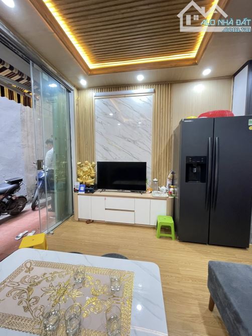 BÁN NHÀ NGUYỄN CHÍNH 25M x 5 TẦNG GẦN PHỐ GIÁ TỐT CHỈ 3.55 TỶ - 5