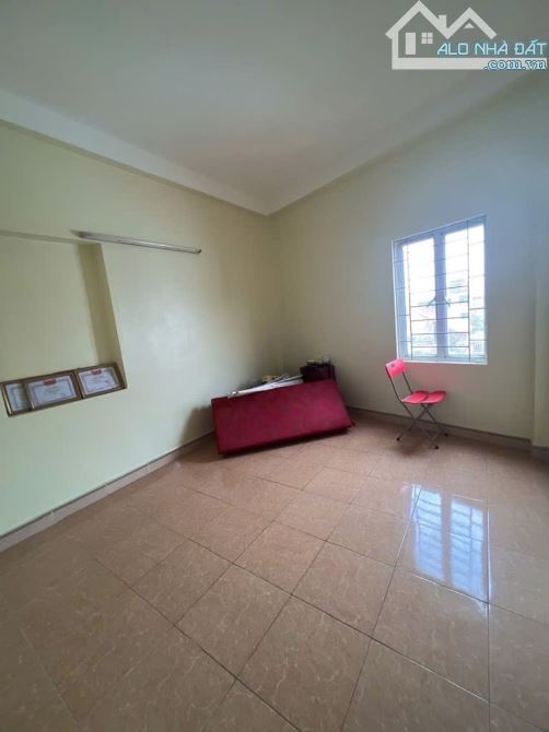 B.Á.N NHÀ THỊ TRẤN ĐAN PHƯỢNG , GẦN CHỢ, GẦN Ô TÔ ,  DÂN XÂY KIÊN CỐ  45M2, 4 TỶ 8 - 5