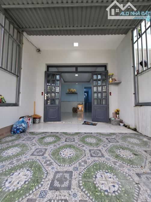 Bán nhà Cần Giuộc, hẻm xe hơi, đường Tám Đúng, 96m2, 1 lầu, giáp Bình Chánh, dưới 2 tỷ - 5