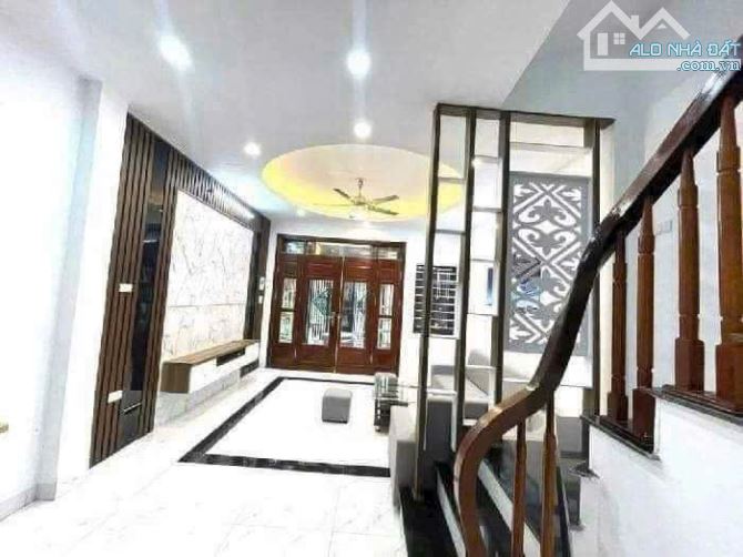 Cho Thuê Nhà phố Phúc Đồng, Long Biên 8 triệu, 34 m , 5 tầng full nội thất, ô tô đỗ cổng. - 5