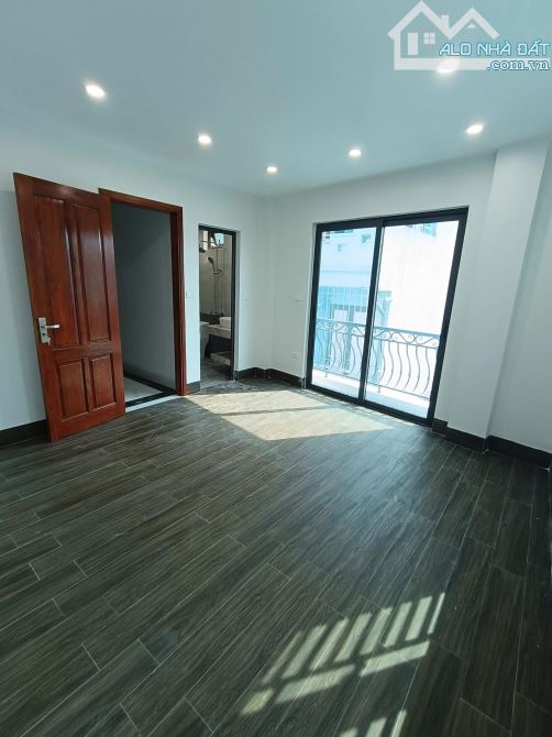 BÁN NHÀ -TRẦN CUNG -LÔ GÓC, ÔTÔ TRÁNH -GẦN PHỐ -58M2 -7TẦNG,THANG MÁY - MT11.2m- 18.5 TỶ - 5