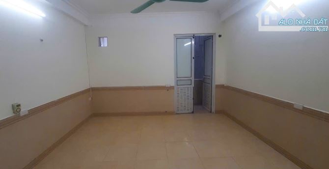 NHÀ VỊ TRÍ ĐẸP GẦN MẶT PHỐ THẠCH CẦU LONG BIÊN – Ô TÔ ĐỖ CỬA – 4 TẦNG – 34M² – CHỈ 5,8 TỶ - 6