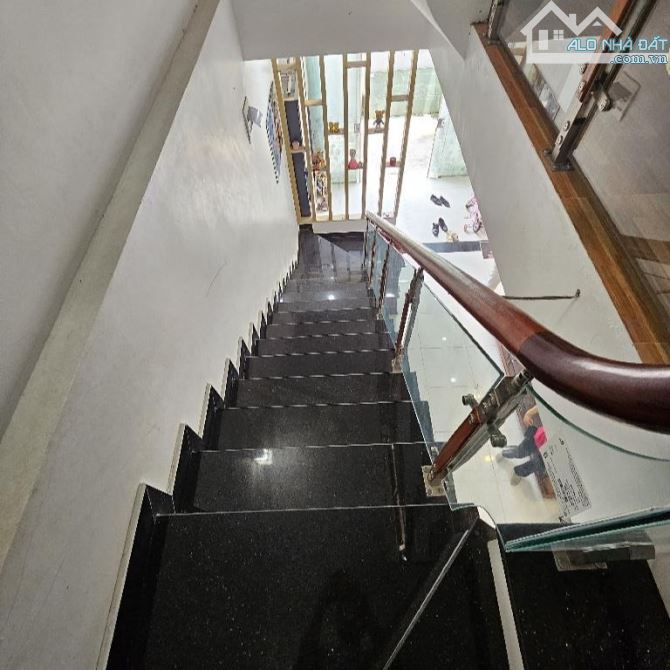 Nhà Kim Hoàng 39m2 mặt tiền gần 4m nở hậu 2 thoáng dân xây 20m ra ô tô 100m ra chợ 5 tỷ 5 - 6
