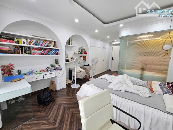 BÁN NHÀ PHÂN LÔ PHỐ LẠC LONG QUÂN TÂY HỒ 32 TỶ DT 60M2  MT 4.5M 7 TẦNG THANG MÁY  VỈA HÈ Ô - 6