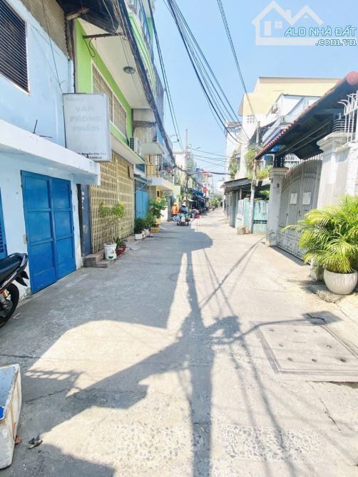 140m2, giá 12.1 tỷ còn TL, nhà cấp 4 tiện xây mới HXH đường Nguyễn Cửu Vân, giáp Q.1 - 6