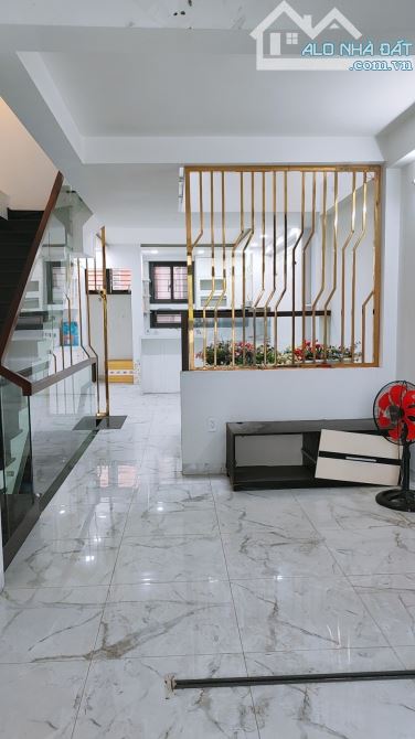 ÔTÔ NGỦ TRONG NHÀ - BÌNH THẠNH NGAY QUẬN 1 & PHÚ NHUẬN 66M2 4 TẦNG 4PN SÂN THƯỢNG - 6