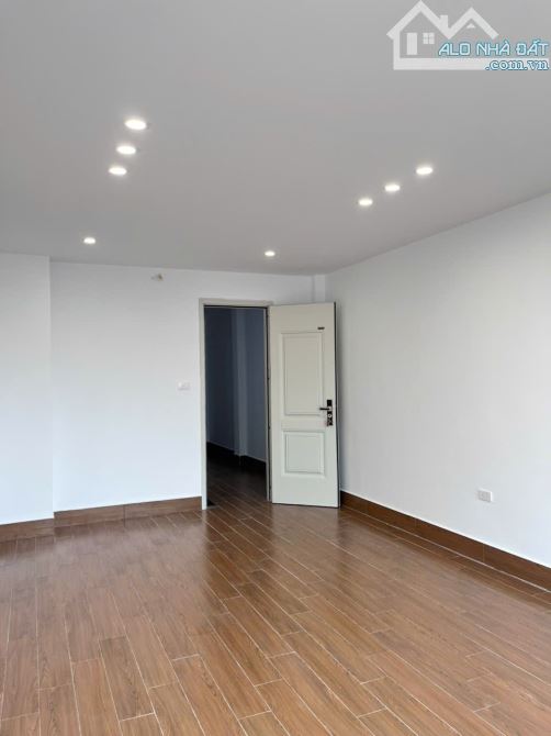 Bán NR tại khu TT Licola, 488 Ngọc Hồi, 11 tỷ, 102 m2, 5 tầng, có thang máy. Uy tín! - 7