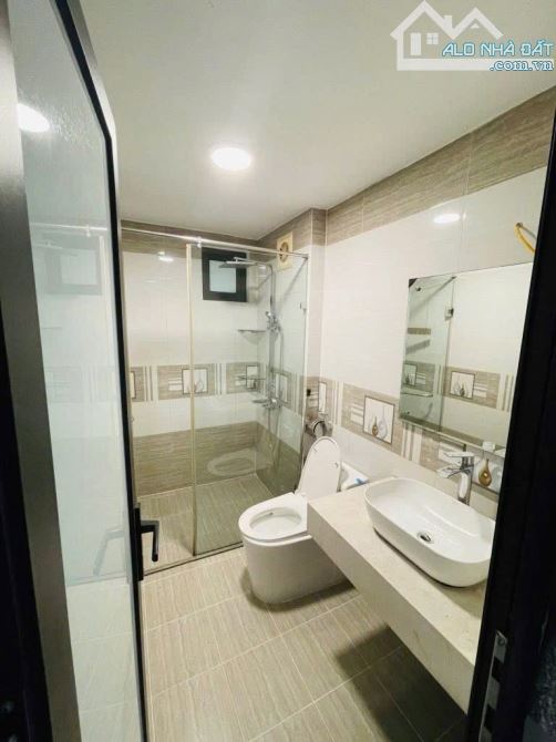 Căn Hộ 2 Ngủ OCT1 KĐT RESCO Phạm Văn Đồng -Đối Diện CV Hoà Bình DT 85m .Giá 5,2 Tỷ - 7