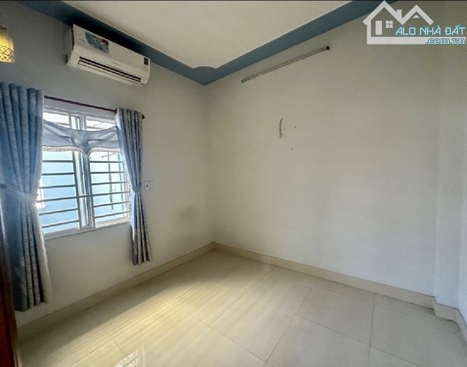 BÁN NHÀ 3 TẦNG ĐẸP – HẺM XE HƠI VÀO NHÀ – SÁT MẶT TIỀN TRẦN THỊ HÈ – QUẬN 12 – 65M2 – SHR - 8