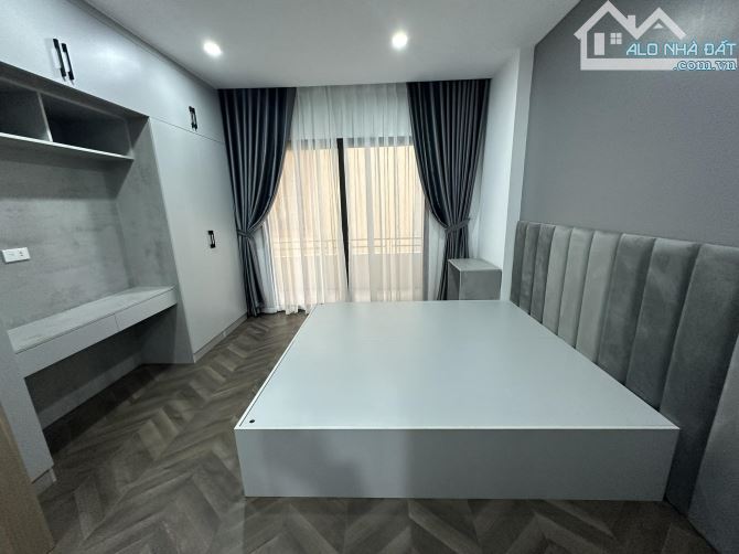 Nhà đẹp ở luôn Trần Cung Bắc Từ Liêm. Sổ vuông 50m, 5 tầng MT3m6 Giá 11 tỷ Ngõ 3 gác - 8